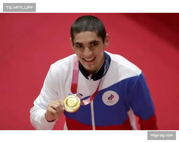 詹姆斯·狄更斯爆冷KO奥运冠军巴特尔加齐耶夫，夺得WBA超羽量级金腰带